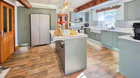 4 bedroom Barn Conversion for sale in Station Road, Timberland, LN4