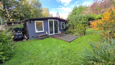 4 bedroom Detached house for sale in The Drove, Sleaford, NG34