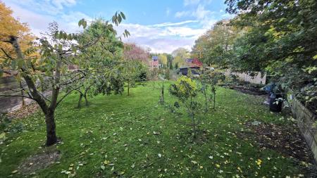 4 bedroom Detached house for sale in The Drove, Sleaford, NG34