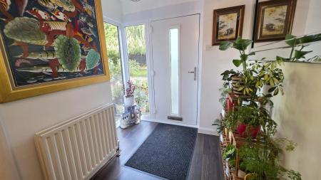 4 bedroom Detached house for sale in The Drove, Sleaford, NG34