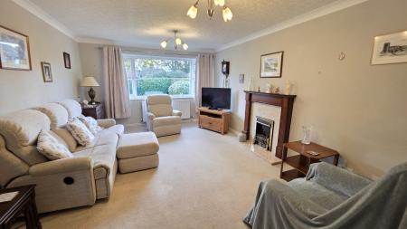 3 bedroom Detached bungalow for sale in The Green, Leasingham, NG34
