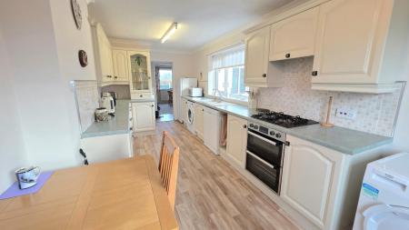3 bedroom Detached bungalow for sale in The Green, Leasingham, NG34