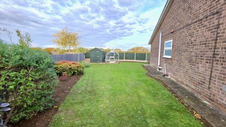 3 bedroom Detached bungalow for sale in The Green, Leasingham, NG34