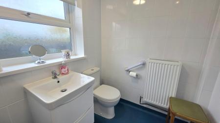 3 bedroom Detached bungalow for sale in The Green, Leasingham, NG34