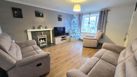 3 bedroom Semi-detached house for sale in The Hurn, Digby, LN4