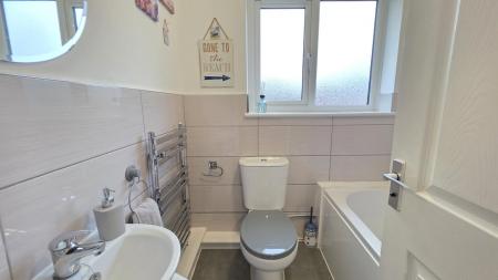 3 bedroom Semi-detached house for sale in The Hurn, Digby, LN4