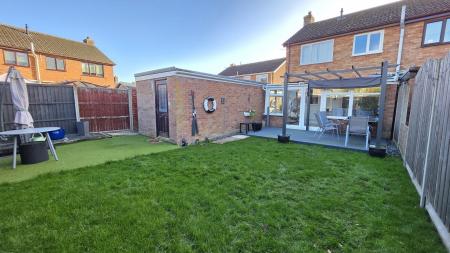 3 bedroom Semi-detached house for sale in The Hurn, Digby, LN4