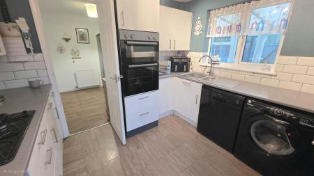 3 bedroom Semi-detached house for sale in The Hurn, Digby, LN4