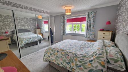 4 bedroom Detached house for sale in Windsor Close, Sleaford, NG34