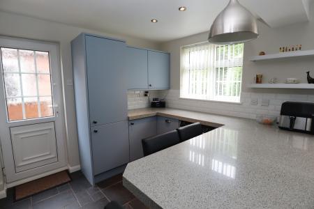 4 bedroom Detached house for sale in Windsor Close, Sleaford, NG34