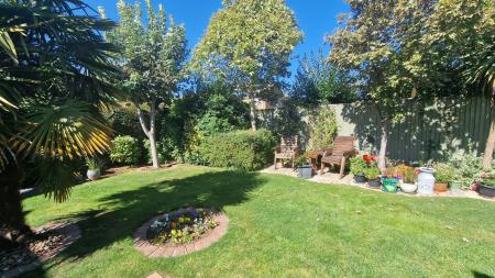 4 bedroom Detached house for sale in Windsor Close, Sleaford, NG34