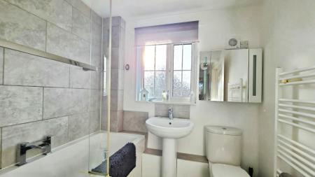 3 bedroom Detached house for sale in Blackthorn Close, Ruskington, NG34