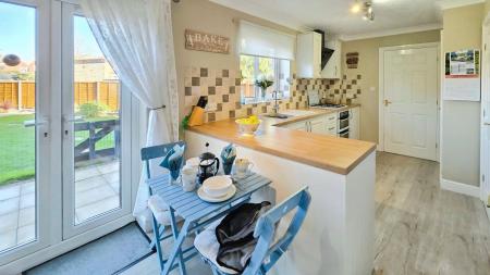 3 bedroom Detached house for sale in Blackthorn Close, Ruskington, NG34