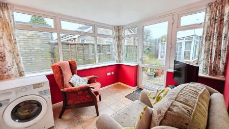 2 bedroom Detached bungalow for sale in Elmtree Road, Ruskington, NG34