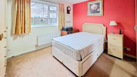 2 bedroom Detached bungalow for sale in Elmtree Road, Ruskington, NG34