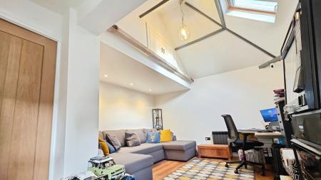 4 bedroom Semi-detached house for sale in Market Place, Folkingham, NG34