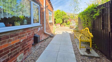 2 bedroom Terraced House for sale in Mareham Lane, Sleaford, NG34