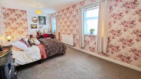 2 bedroom Terraced House for sale in Mareham Lane, Sleaford, NG34
