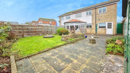 3 bedroom Semi-detached house for sale in Parkfield Road, Ruskington, NG34