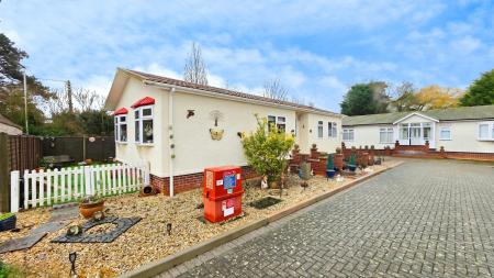 2 bedroom Park home for sale in Priory Park, Ruskington, NG34