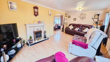 2 bedroom Park home for sale in Priory Park, Ruskington, NG34