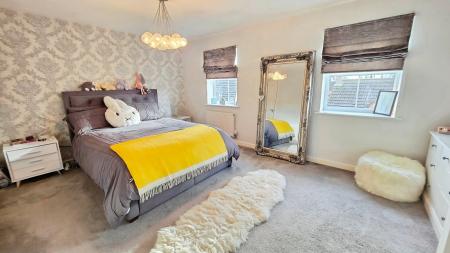 4 bedroom Semi-detached house for sale in Pentland Drive, Greylees, NG34