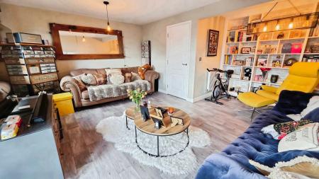 4 bedroom Semi-detached house for sale in Pentland Drive, Greylees, NG34