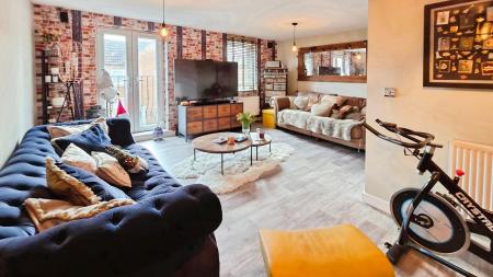 4 bedroom Semi-detached house for sale in Pentland Drive, Greylees, NG34