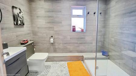 4 bedroom Detached house for sale in Tomlinson Way, Ruskington, NG34