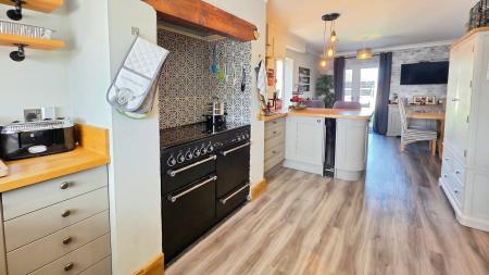 4 bedroom Detached house for sale in Tomlinson Way, Ruskington, NG34