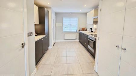 2 bedroom Semi-detached house for sale in Oakwood Close, Quarrington, Sleaford, NG34