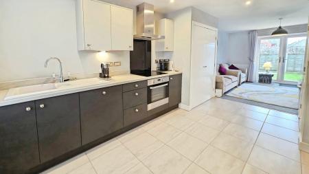 2 bedroom Semi-detached house for sale in Oakwood Close, Quarrington, Sleaford, NG34