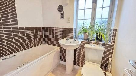 4 bedroom Semi-detached house for sale in The Sidings, Cranwell, NG34
