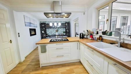 4 bedroom Detached house for sale in Wessex Close, Quarrington, Sleaford, NG34