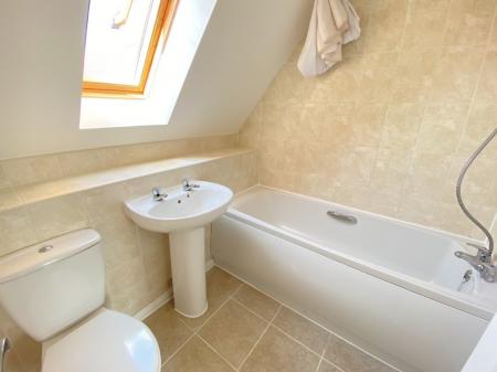 2 bedroom Maisonette to let in Pentland Drive, Greylees, Sleaford, NG34