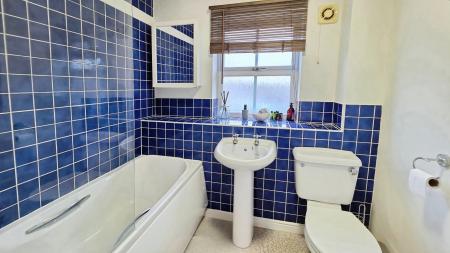 4 bedroom Detached house for sale in Sheldrake Road, Sleaford, NG34
