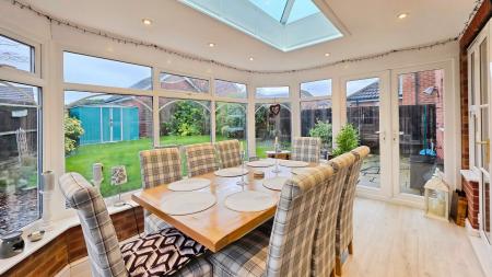 4 bedroom Detached house for sale in Sheldrake Road, Sleaford, NG34