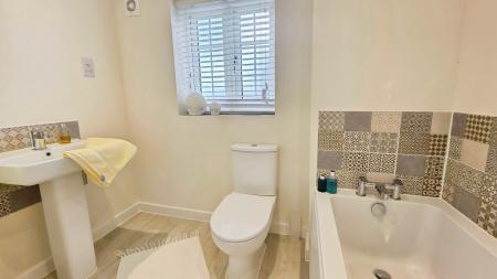 4 bedroom Semi-detached house for sale in Nassington Way, Sleaford, NG34