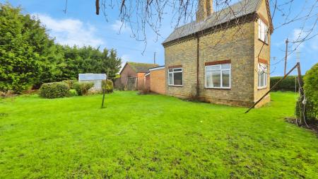 2 bedroom Detached house for sale in Roxholm, Leasingham, NG34