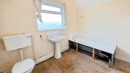 2 bedroom Detached house for sale in Roxholm, Leasingham, NG34