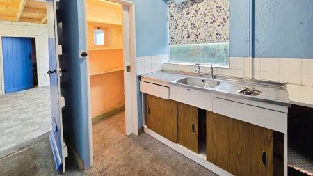 2 bedroom Detached house for sale in Roxholm, Leasingham, NG34