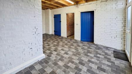 2 bedroom Detached house for sale in Roxholm, Leasingham, NG34