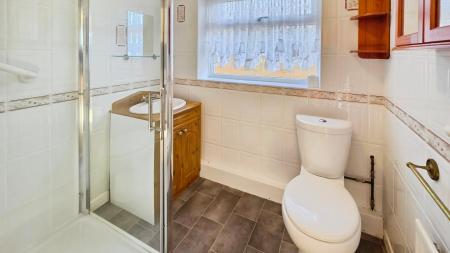 2 bedroom Detached bungalow for sale in Springfield Road, Ruskington, NG34