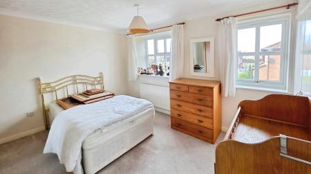 2 bedroom Semi-detached house for sale in Elmgarth, Sleaford, NG34