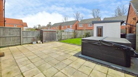 4 bedroom Detached house for sale in Glengarry Way, Greylees, Sleaford, NG34