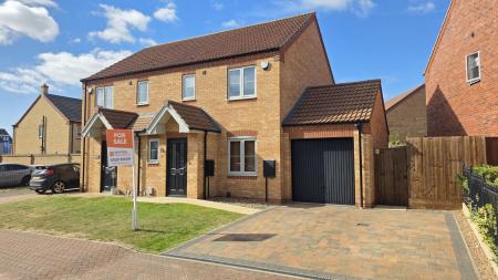3 bedroom Semi-detached house for sale in Oakwood Close, Quarrington, Sleaford, NG34