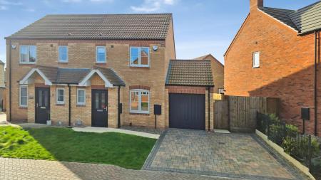 Oakwood Close, Quarrington, Sleaford, NG34