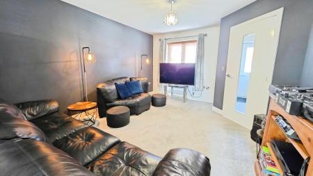 3 bedroom Semi-detached house for sale in Oakwood Close, Quarrington, Sleaford, NG34