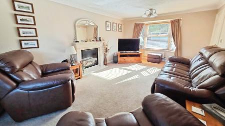 4 bedroom Detached house for sale in Discovery Close, Sleaford, NG34
