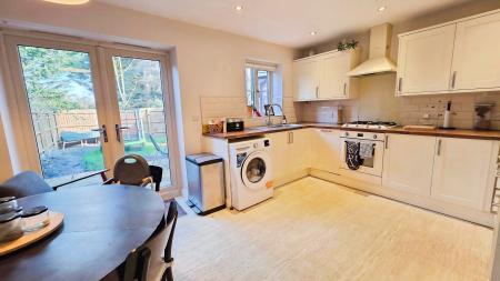 3 bedroom Semi-detached house for sale in Pell Close, Sleaford, NG34